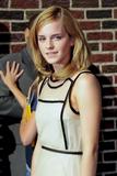 th_98403_Celebutopia-Emma_Watson_visits_the_Late_Show_with_David_Letterman-03_122_1041lo.jpg