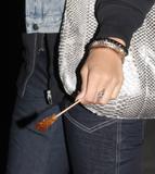th_72373_Rihanna_leaving_her_hotel_and_heading_out_to_the_4040_Club_in_New_York_City_-_November_2_2009_0011_122_1147lo.jpg