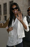 th_02992_celebrity_paradise.com_TheElder_JessicaWhite2011_04_25_outsideMadisonSquareGardeninNewYork9_122_1166lo.jpg