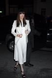 th_50462_celeb-city.eu_Liv_Tyler_at_the_7th_On_Sale_Benefit_Auction_16.11.2007_37_122_16lo.jpg