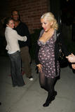 th_85113_celeb-city.org_Christina_Aguilera-out_for_dinner_with_family_776_122_437lo.jpg