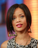 th_92065_Celebutopia-Rihanna-MTV_TRL-08_123_480lo.jpg