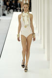 th_33922_Chanel_Paris_Spring_Summer_2007_0003_122_486lo.jpg