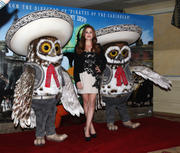 http://img184.imagevenue.com/loc611/th_749066249_Isla_Fisher_Rango_Photocall_in_London_February_22_2011_14_122_611lo.jpg