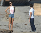 th_39260_celebrity_paradise.com_TheElder_AlessandraAmbrosio2011_05_29_ontheBeachinMalibu14_122_686lo.jpg