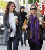 th_91286_celebrity_paradise.com_TheElder_65_122_755lo.jpg