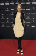 th_70062_Eva_Padberg_-_Mercedes_Benz_Fashion_Week_2010_2010-01-20_122_779lo.jpg