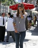 th_62634_celebrity_paradise.com_TheElder_AlessandraAmbrosio2011_04_01_outandaboutinLosAngeles26_122_808lo.jpg