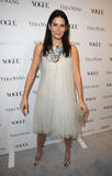 th_06230_celebrity_paradise.com_TheElder_AngieHarmon2010_03_02_VeraWangsLosAngelesBoutiqueLaunch6_122_838lo.jpg