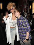 th_51817_babayaga_Rihanna_52nd_Annual_GRAMMY_Awards_backstage_01-29-2010_001_123_897lo.jpg