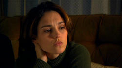 Click thumbnail for full size Amy Jo Johnson picture