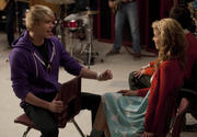 http://img184.imagevenue.com/loc1037/th_33070_213GLEE_Ep213_Sc15_054_122_1037lo.jpg