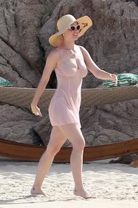 Katy Perry at a Beach in Cabo San Lucas, Mexico - 5_9_17a6af0twh0r.jpg