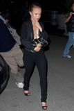 http://img184.imagevenue.com/loc158/th_95318_Hayden_Panettiere_2008-11-06_-_At_the_Madonna_Concert_1171_122_158lo.jpg