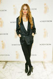 http://img184.imagevenue.com/loc490/th_93520_Lindsay_Lohan_2008-12-07_-_Leggins_Promotion_at_Nordstrom_620_122_490lo.jpg